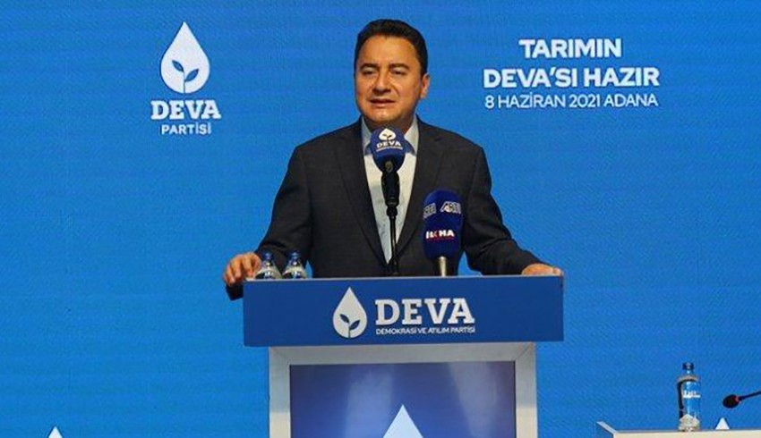 Babacan: Türkiye, komşu ülkelerin 'her şey bir lira' mağazasına döndü